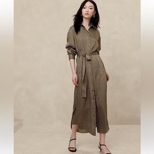 Banana Republic Black and Gold Buttoned Shirt Dress